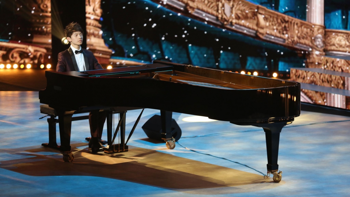 PARIS MATCH：Paul, pianiste virtuose de 15 ans, remporte “Prodiges”